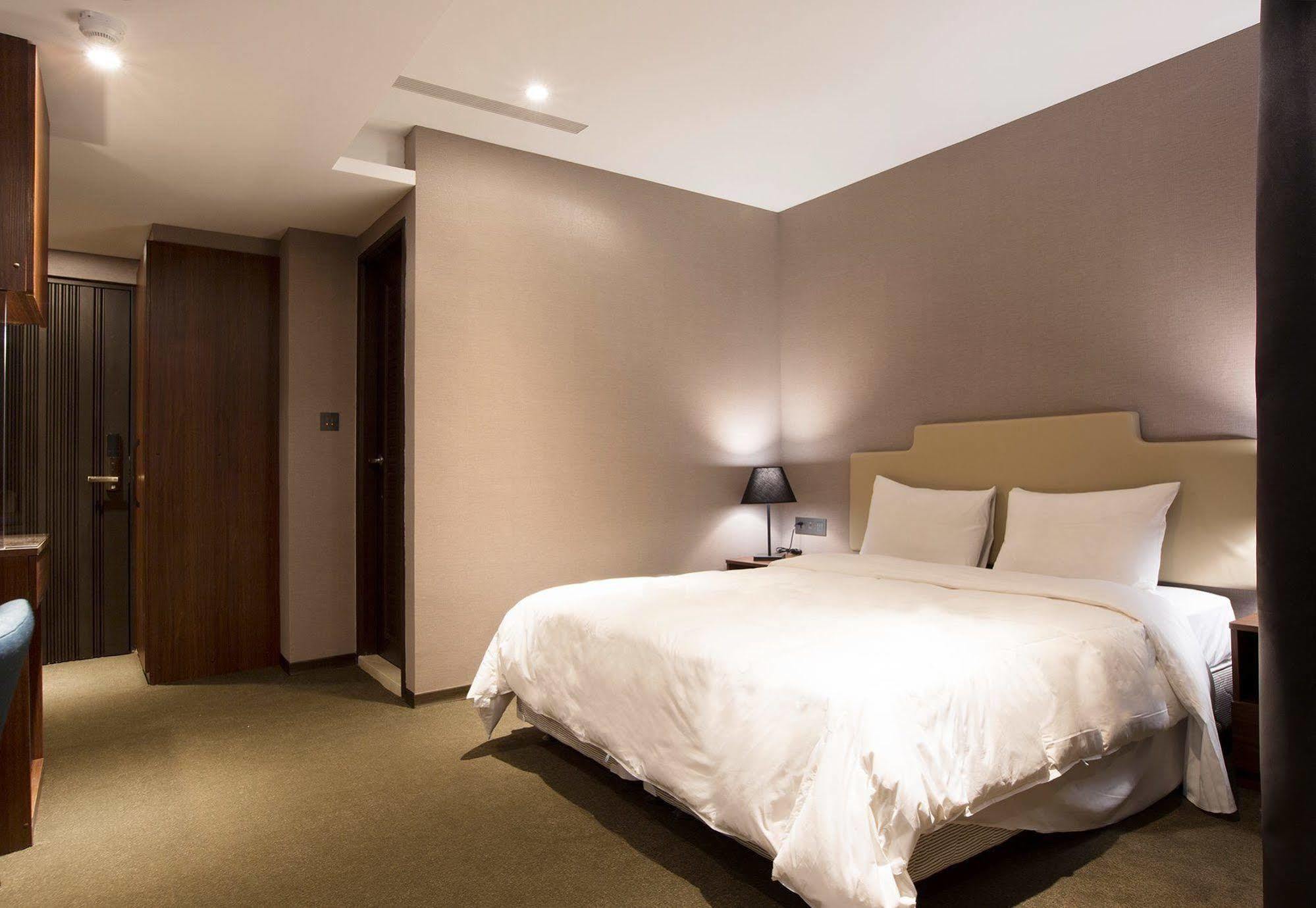 Noble Hotel Taipei Exterior foto